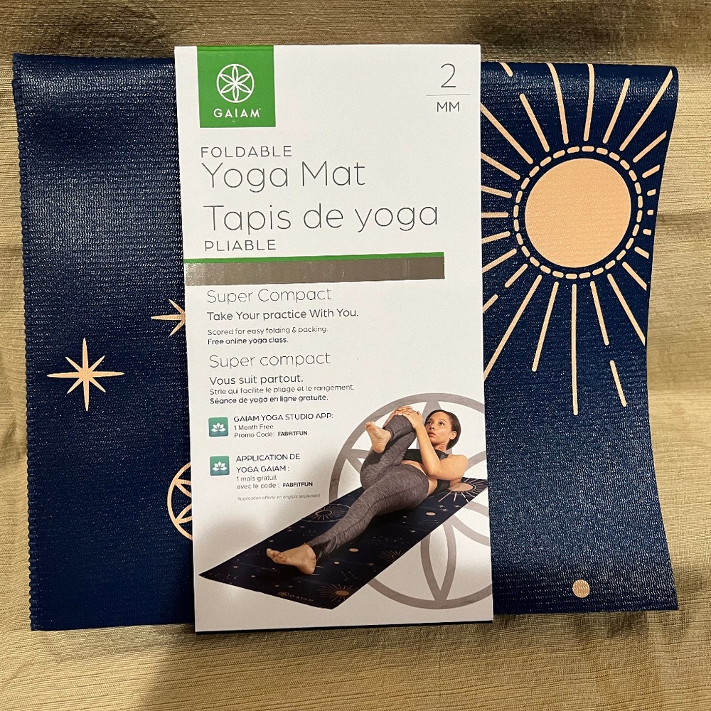 GAIAM Foldable 2mm Yoga Mat *NEW*